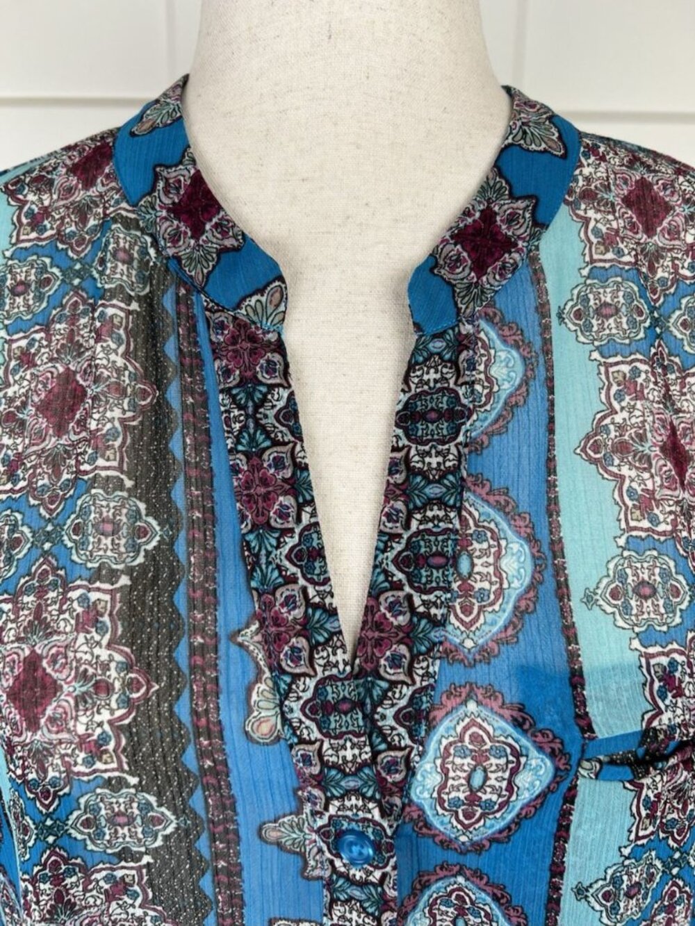 Kut From The Kloth XL Boho Button Front Blouse Blue Medallion Print Roll Tab Slv - Picture 2 of 8